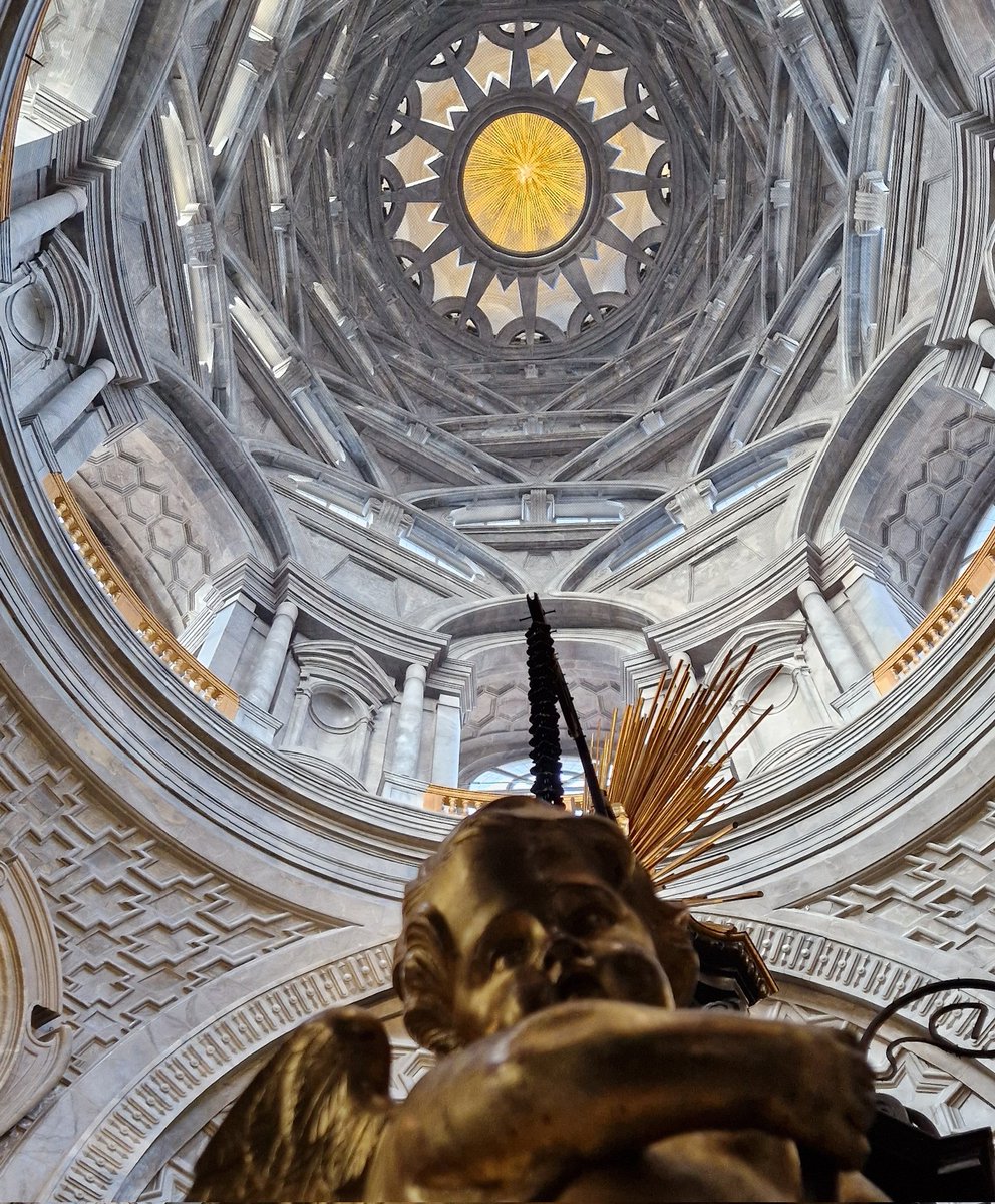 #4maggio 2025, i Musei Reali celebrano la Festa della Sindone con il concerto “Palestrina, tra cielo e terra" e l'apertura straordinaria serale della Cappella della Sindone.  Info: museireali.beniculturali.it/events/festa-d…