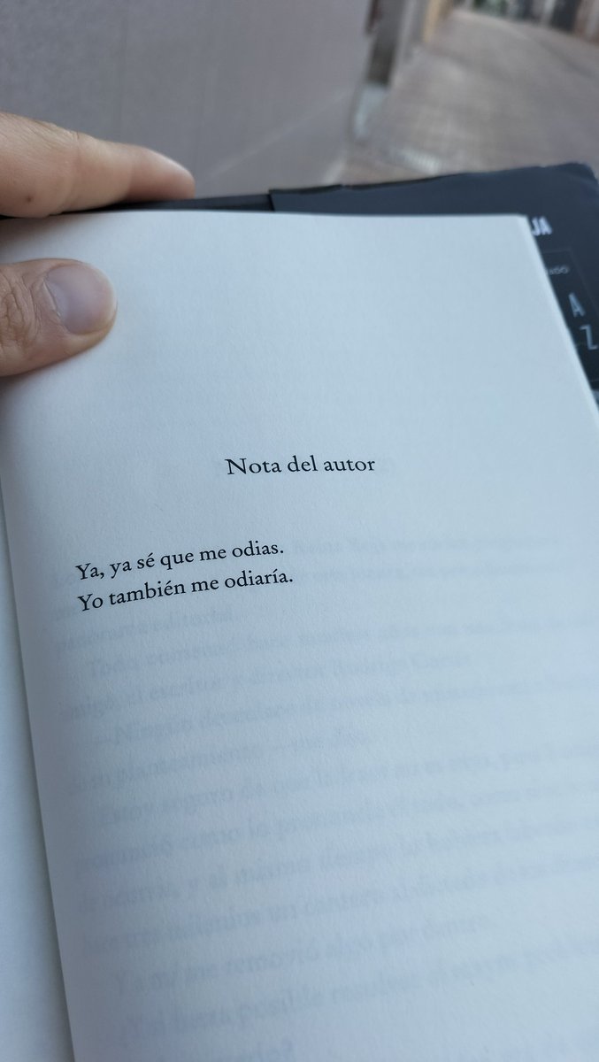 pacosanful's tweet photo. Qué razon tienes, jodío. @JuanGomezJurado 
Gente, no dejéis de leer esta magnífica trama.
#UniversoReinaRoja
@edicionesb_
@penguincrimen https://t.co/FPSh1fZMdp