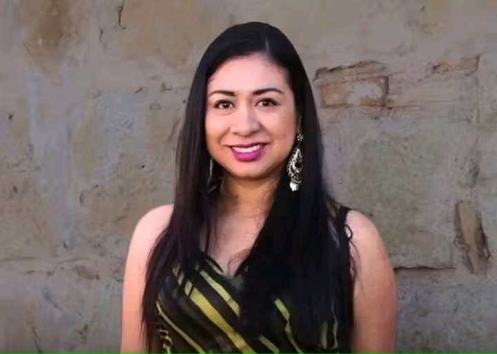 saboteamos's tweet photo. Otra activista asesinada en México, Sandra Domínguez. No olvidar las amenazas de muerte que recibió, tras exhibir chats sexuales de funcionarios de Oaxaca, incluidos de Morena.
Claro, el régimen militar, no investigará, será criminalizada. Nos corresponde mantener viva su memoria https://t.co/CM9fs2CSFn