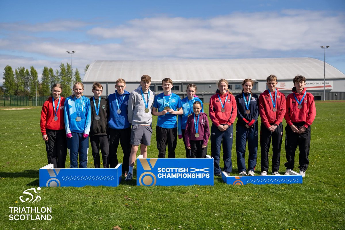 ClydeviewPE's tweet photo. Congratulations to our Aquathlon superstars who competed at the Scottish Schools Aquathlon championships

🥇S1/2 girls - Olivia Lyne
🥇 s1/2 open - Charlie Lyne
🥇 mixed team relay - Olivia, Charlie, Blake and Iona

#Ambition #Commitment #Determination

@clydeview_a @scottishtri https://t.co/CDJM5cVdM0