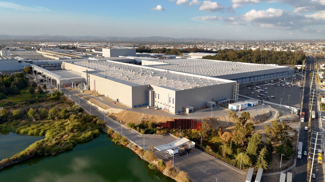 Expok's tweet photo. 🚗🌱 felicidades a @Volkswagen_MX por lanzar su portal de #sostenibilidad y reafirmar sus metas 2030 en ambiente, personas y sociedad.
🔹 Energía renovable
🔹 Economía circular
🔹 Bienestar integral
🔹 Inclusión y equidad
Programas como #GoToZero y #PorAmorAMéxico impulsan esta visión. #Regenerate+ 🌍
🔗 https://t.co/HIrnFufEUg
