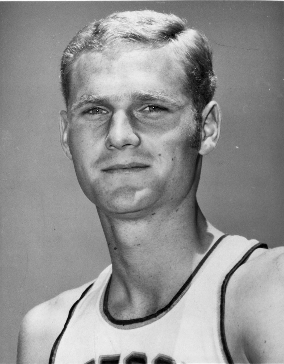 OregonMBB's tweet image. The Oregon basketball family mourns the passing of Stan Love and sends condolences to his friends and loved ones.