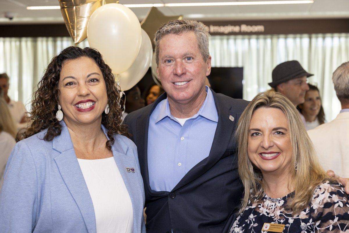 Palm Beach County luminaries were out in full force at 30th Annual Palm Beaches Student Showcase of Films!
#ThePalmBeaches #SSOF #StudentFilms #FilmCompetition