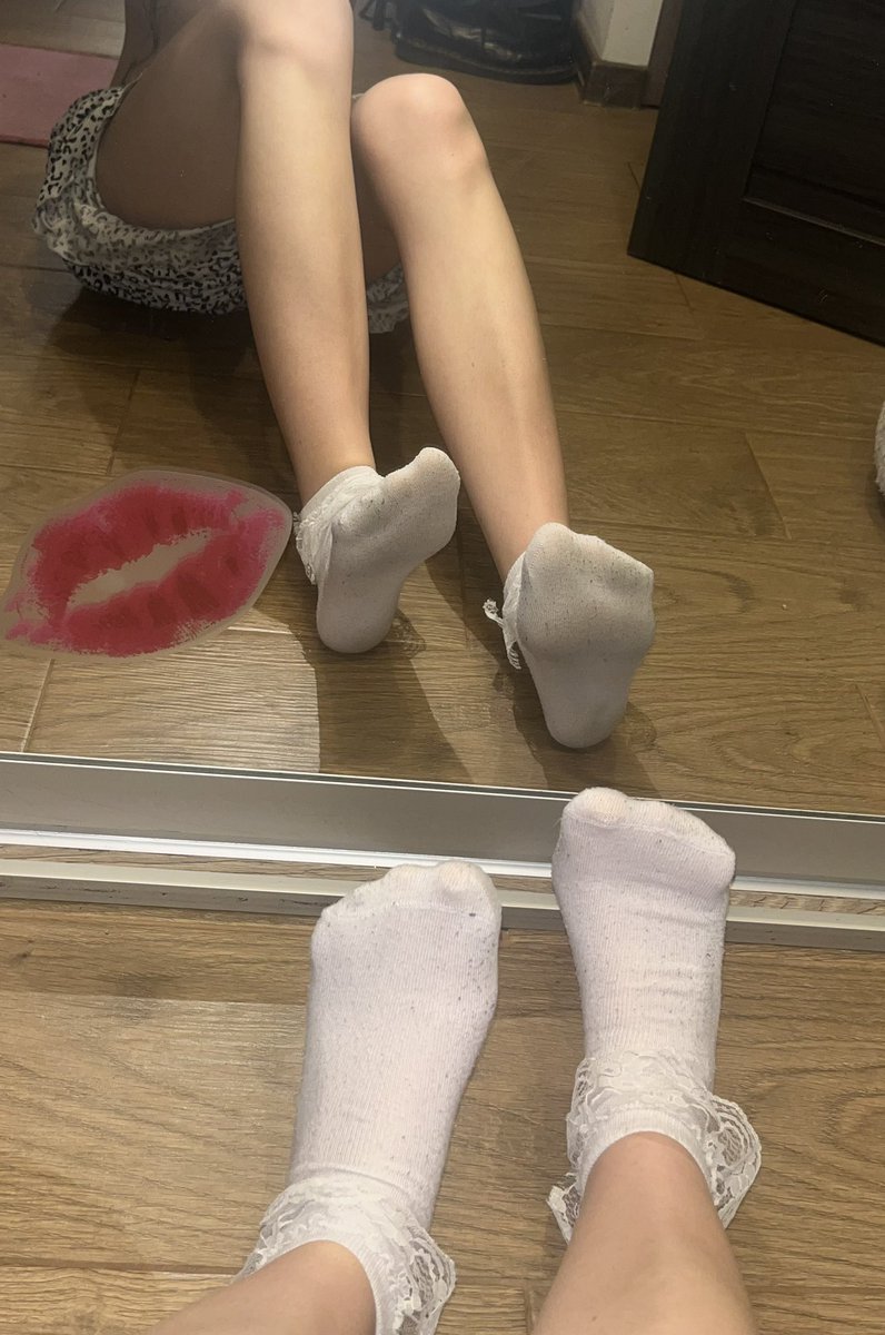 BlikQueen's tweet photo. @rt_feet Gotowa 💋 stópki jeszcze brudne https://t.co/ZXYvtkeW6M