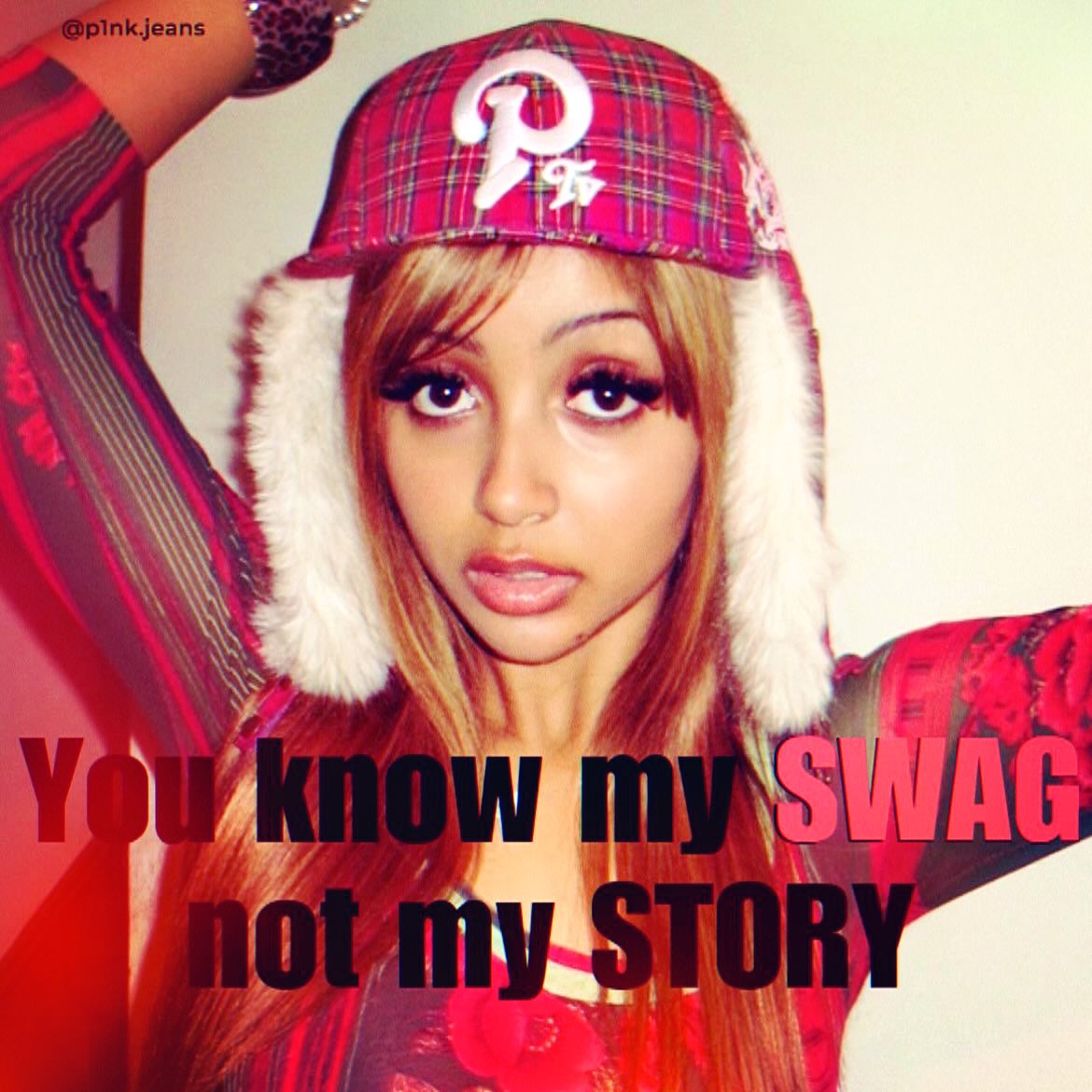ASHTOPlA's tweet photo. Pinkpantheress tumblr swag era https://t.co/jtDcJaba61