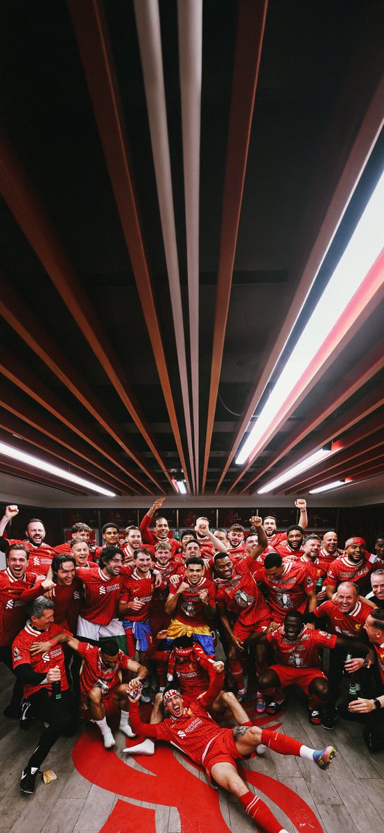 maphosa420's tweet photo. What a season!!! #YNWA https://t.co/XPbGZh4IQ9