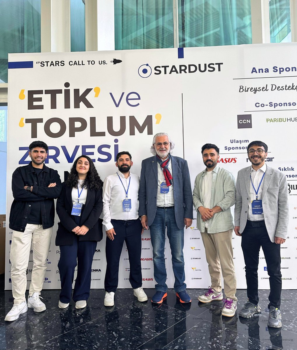davut1karabulut's tweet photo. STARDUST'un düzenlediği 'Etik ve Toplum Zirvesi'nde birbirinden değerli konuşmacıları ağırlamak benim için büyük bir mutluluktu.

Başta organizasyonda emeği geçen tüm ekip arkadaşlarım olmak üzere bu unutulmaz deneyime katkıda bulunan herkesi yürekten tebrik ediyorum.

@glorius_97 @BITCOINCOFFE @Muhammedcylnx @pelsinince @ErhanErkut