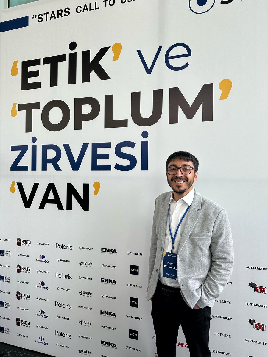 davut1karabulut's tweet photo. STARDUST'un düzenlediği 'Etik ve Toplum Zirvesi'nde birbirinden değerli konuşmacıları ağırlamak benim için büyük bir mutluluktu.

Başta organizasyonda emeği geçen tüm ekip arkadaşlarım olmak üzere bu unutulmaz deneyime katkıda bulunan herkesi yürekten tebrik ediyorum.

@glorius_97 @BITCOINCOFFE @Muhammedcylnx @pelsinince @ErhanErkut