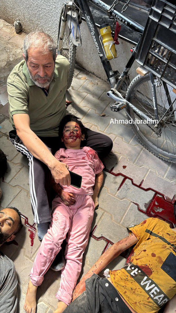 ⚠️ The massacre of childhood continues…
A farewell to a little girl killed by an Israeli airstrike on Gaza.