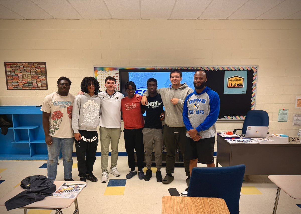 Appreciate @_CoachShort_  and <a href="/EmoryHenry_FB/">E&H Football</a> for stopping by The Park!