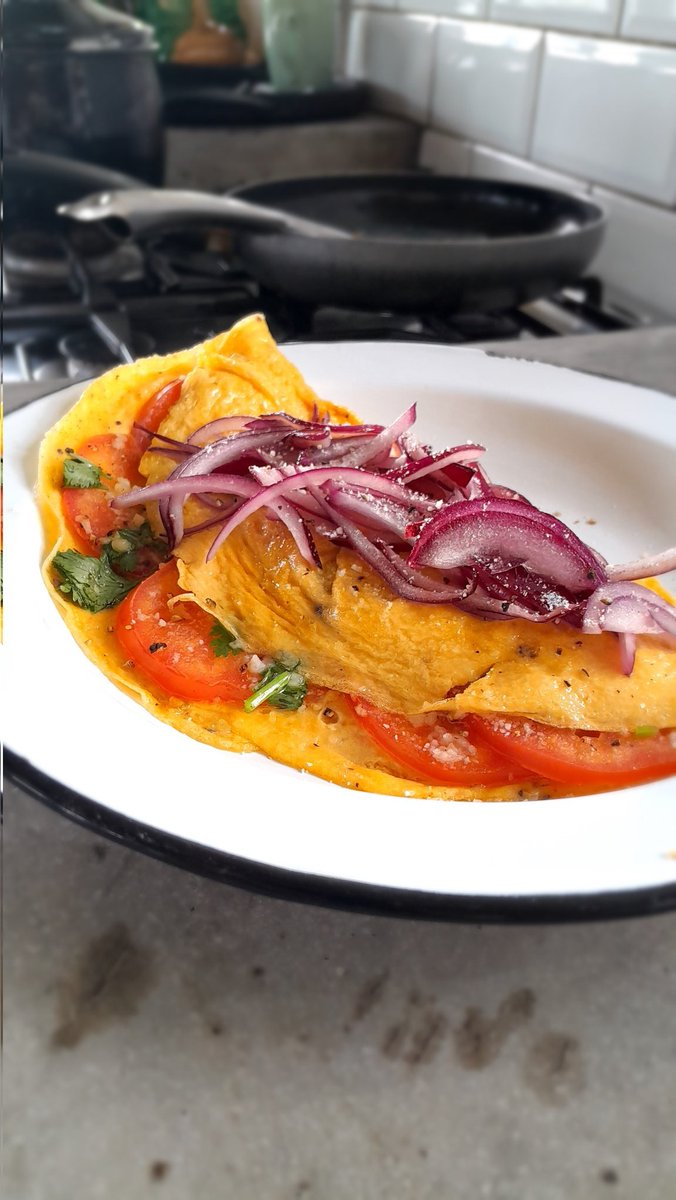 I hope you didnt forget to start off the week with a decent breakfast... 👀 
Omlette for the win..!!!
#omlette 
#personalchef
#travelingchef #cheffie 
#vitiligochef #cooktok #scoffmaster #fyp #zimtiktok #scoffbag #africanchef  #privatechef #chefrumbie
#zimbabwean #zimbo