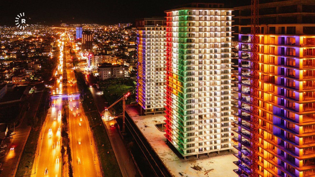 دهۆکی رەنگین لەژێر تیشکی زێڕینی خۆرئاوابووندا

وێنەکان: بڵند تاهیر - رووداو