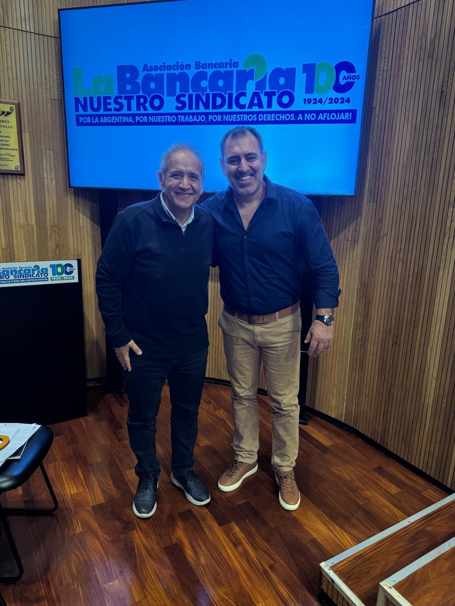 labancaria_tre's tweet photo. Nuestra seccional Trelew representada por @Marianoeylen  en CABA, donde se llevó a cabo la Reunión del Consejo Directivo con la presencia de nuestro Secretariado General @SergioOPalazzo

#labancariatrelew #sergiopalazzoconduccion #asociacionbancaria https://t.co/WZ6mL1Gn2G