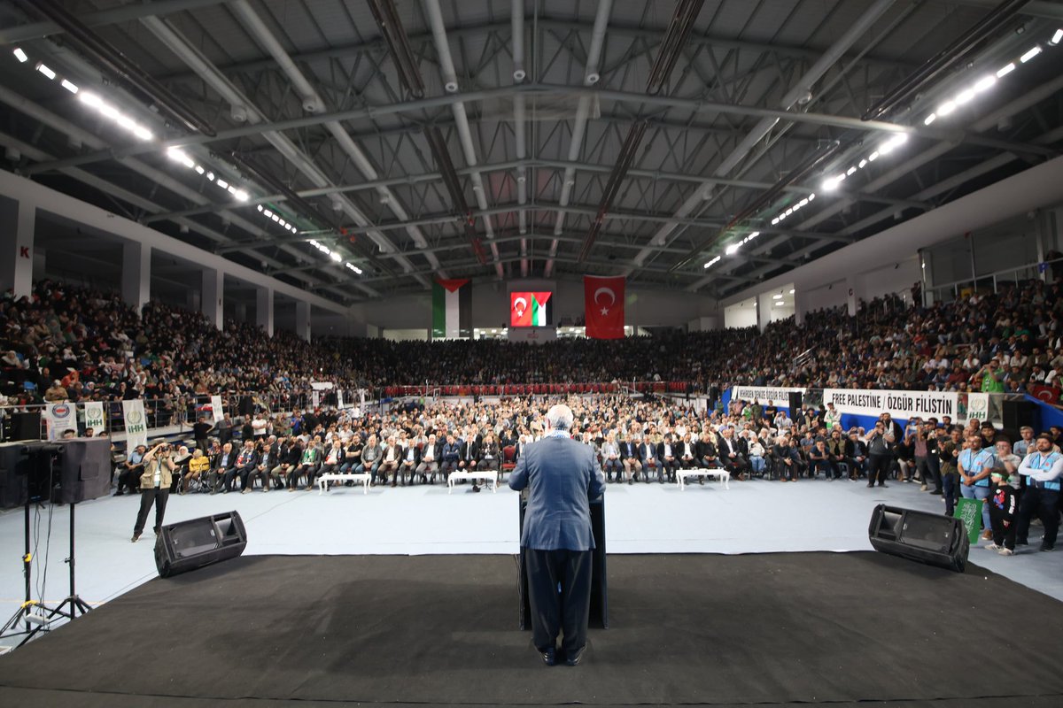 nurettinyildiz's tweet photo. - Ümmetin onuru cihadla yaşar.

- Artık kâfirin ürettiği malı değil, bizzat kâfiri boykot etmeliyiz!

- Küfür kökten silinmedikçe, dünyada mümin huzur bulamayacaktır. Bunun için asıl hedef küfrün kendisidir!

📍”Gazze ile Diriliş” - Malatya https://t.co/JsZumjIVfW