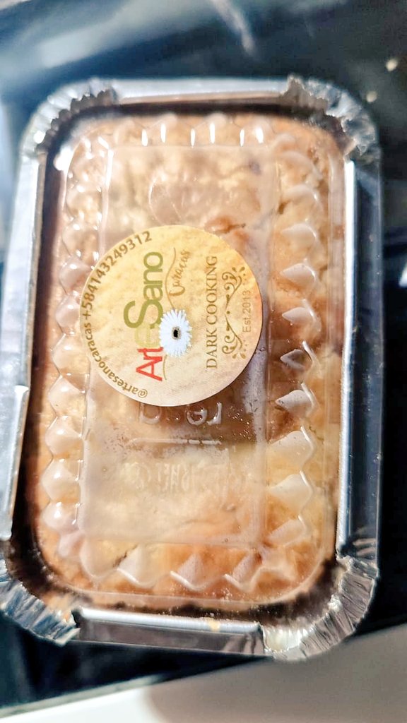 POLVOROSA DE POLLO, La Reina. Lista para disfrutar y compartir a cualquier hora en cualquier ocasión 😉. Creando historias reales...Sírvela en tú mesa cómo quieras!. CONTACTO: +584143249312. #confortfood #Caracas