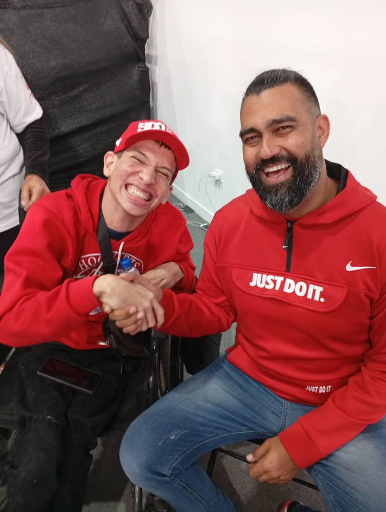 Luisito 🇻🇪❤️ (@luisitopsuv4f) on Twitter photo Ayer cumplí 4 años conociendo a mi hermano querido <a href="/RoiLopezRivas/">Roi Lopez Rivas</a>
Una gran persona, que siempre ha creído en mi.
Hemos recorrido mucho camino en defensa de la verdad de Venezuela, hemos vencido en momentos estalares de la comunicación política y seguiremos venciendo ♥️🚩 Ayer cumplí 4 años conociendo a mi hermano querido <a href="/RoiLopezRivas/">Roi Lopez Rivas</a>
Una gran persona, que siempre ha creído en mi.
Hemos recorrido mucho camino en defensa de la verdad de Venezuela, hemos vencido en momentos estalares de la comunicación política y seguiremos venciendo ♥️🚩