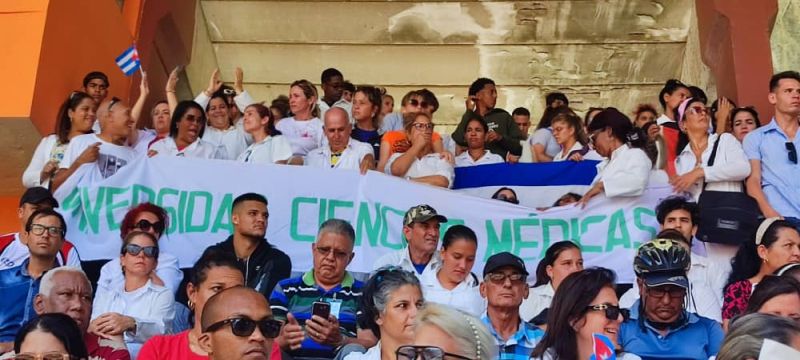 escambraycu's tweet photo. El José Antonio Huelga de #SanctiSpíritusEnMarcha acogió este lunes 28 de abril a representantes de los 15 sindicatos del territorio para patentizar su compromiso de participar masivamente en el desfile por el Día Internacional de los Trabajadores. #PorCubaJuntosCreamos https://t.co/mwVZiOFIZR