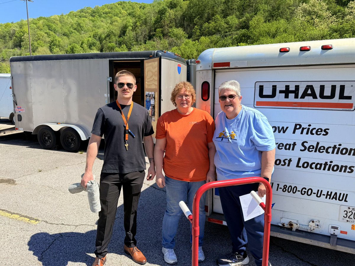 WVOAD's tweet photo. Today WV VOAD was able to donate clothes, hairbrushes, and socks to the REACH initiative! These items will go to people in need within our community here in West Virginia! We are always grateful to partner with like minded organizations giving back to those in need. https://t.co/t63tHZlv2S