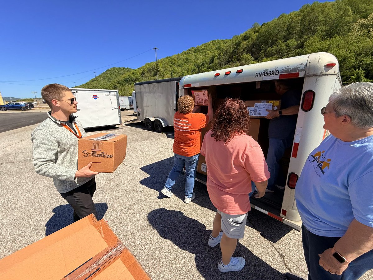 WVOAD's tweet photo. Today WV VOAD was able to donate clothes, hairbrushes, and socks to the REACH initiative! These items will go to people in need within our community here in West Virginia! We are always grateful to partner with like minded organizations giving back to those in need. https://t.co/t63tHZlv2S