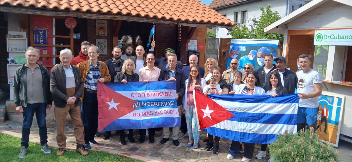 En nueva Jornada Internacional, compatriotas residentes en el exterior y movimientos solidaridad con #Cuba en diversas partes del mundo han hecho sentir reclamo por fin de #BloqueoGenocida que nos impone EEUU.

Apreciamos las muestras de amor y solidaridad hacia el pueblo cubano.
