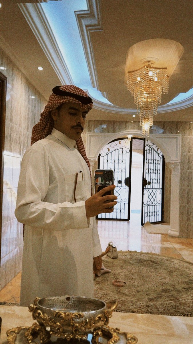 iiRoyz's tweet photo. التخرج بات قريبًا، مضى الكثير ولم يتبقَّ سوى القليل. https://t.co/q3CtIH4vuz