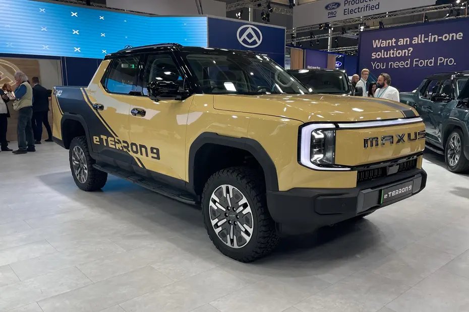 radenraranike's tweet photo. $FNGR Fingermotion SAIC Motor - Which SAIC Maxus mystery vehicle is Fingermotion installing their emergency response system tech on????? This one looks awesome vvvv ( $TRTN #shortsqueeze #saicmotor $DJT $TSLA $GBUX ) https://t.co/OElYyOygkv