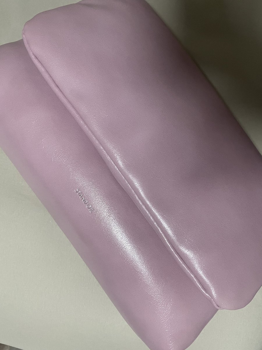 0xdiaryy's tweet photo. ส่งต่อ stand oil fluffy mini 💖
1500 รวมส่งค่า หาถุงไม่เจอแล้วแต่มีหลักฐานการพรีนะคะ สนใจทักมาดูรูปเพิ่มเติมได้คับ ของแท้ค่า ตำหนินิดหน่อยตามการใช้งานแต่สภาพดี ด้านในสวยไม่เปื้อนค่า #ส่งต่อกระเป๋า #ส่งต่อเสื้อมือสอง #standoil #ส่งต่อ #ส่งต่อกระเป๋า 
#ส่งต่อstandoi https://t.co/Cv0bwSfeYM