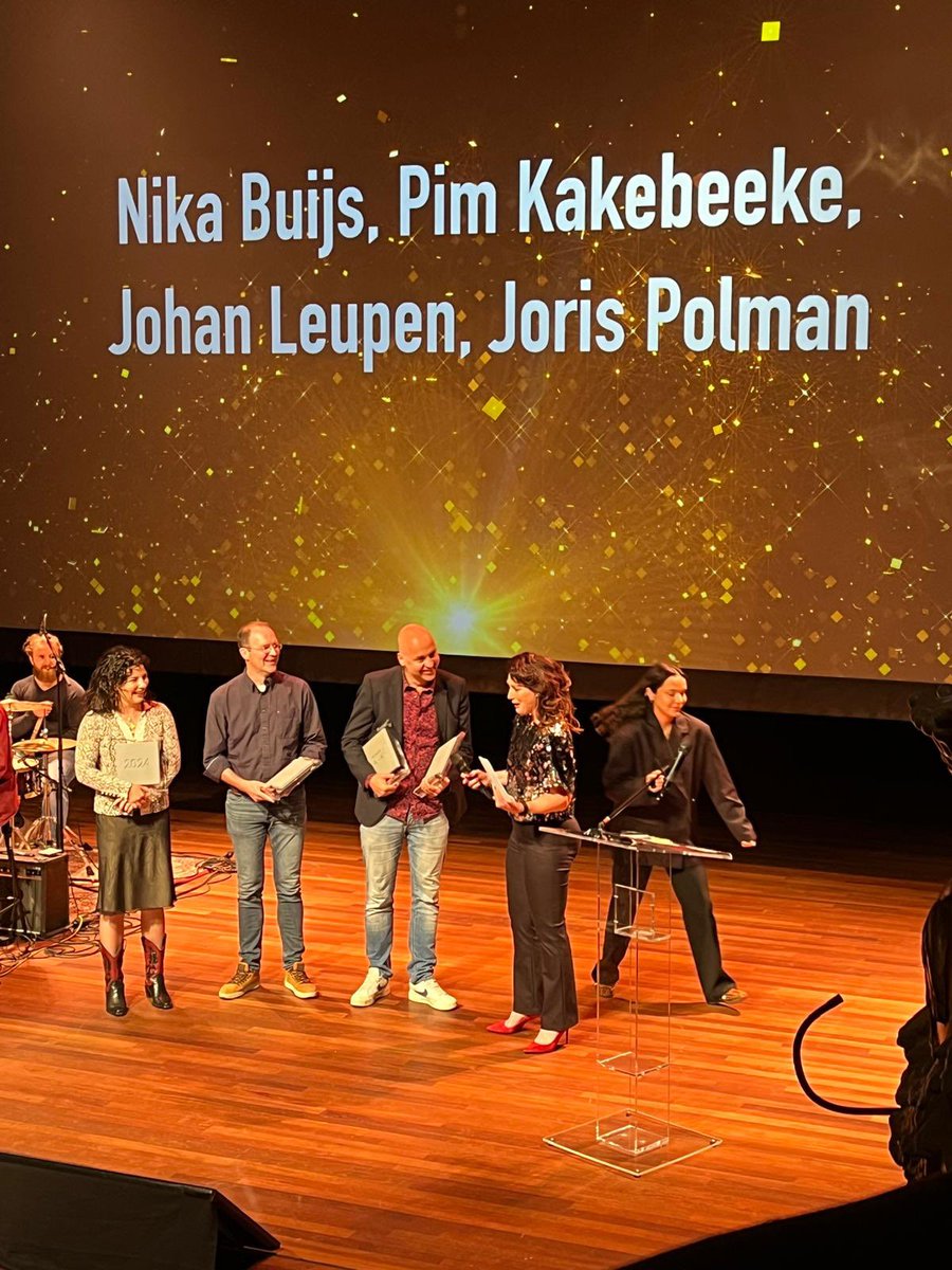 BERETROTS op m’n <a href="/FD_Nieuws/">FD Nieuws</a> collega’s Nika, Pim, Johan &amp; <a href="/joris_polman/">Joris Polman</a>!! <a href="/detegel/">De Tegel</a>