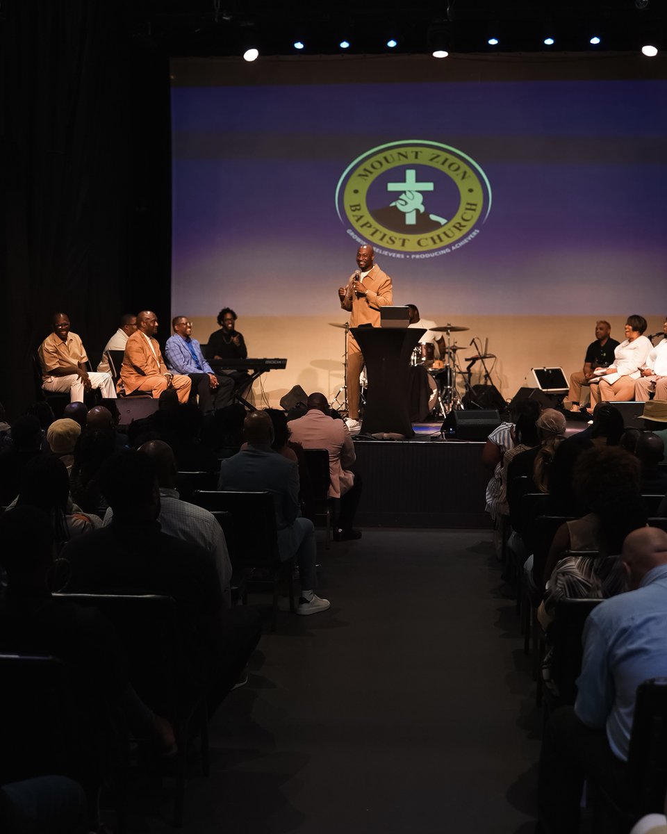 PastorKeion's tweet photo. I'm so grateful to @josephwalker3 and the @mtzionnashville family for the incredible hospitality. 💙

I love this church, I honor your leadership, and I’m thankful for the opportunity to celebrate this special moment with you.

#PKOnTheMove #Nashville #MtZionNashville #JWWalker https://t.co/JCnWAQwJTc