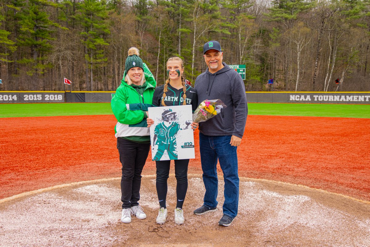 DartmouthSball's tweet photo. Forever Big Green 🌲💚

#GoBigGreen | #TheWoods🌲 https://t.co/7hdxN4qwlB