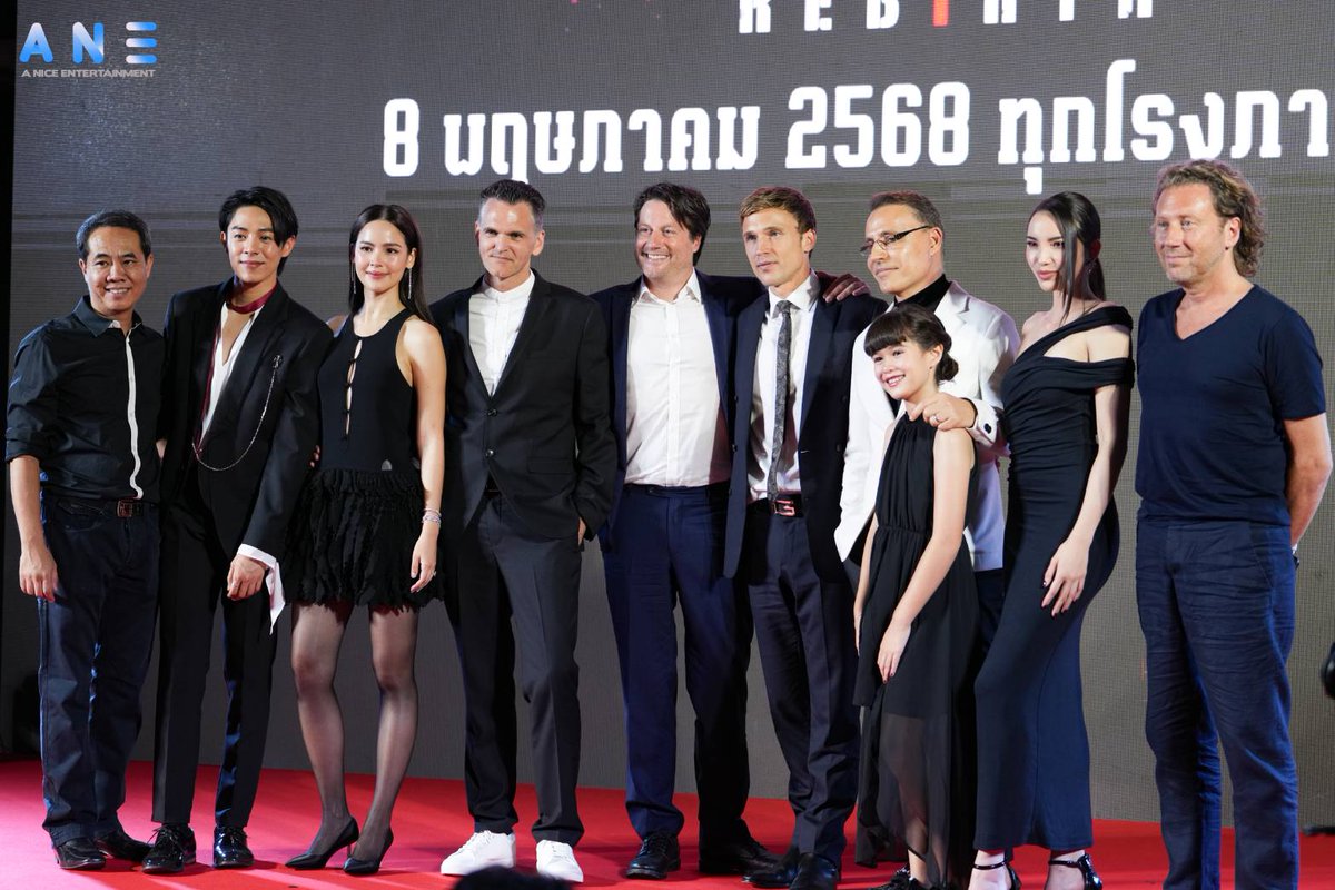 ANiceEnt's tweet photo. เปิดตัวภาพยนตร์ “Home Sweet Home: Rebirth” “โฮมสวีทโฮม: กำเนิดใหม่” ภาพยนตร์แนวเขย่าขวัญ
การกำเนิดใหม่ของจักรวาลเกมหลอนขายดีสัญชาติไทยสู่ปรากฏการณ์หนังระดับโลก
#GalaNight2025 #HSHR
#HomeSweetHomeRebirth
#Urassayas #ญาญ่าอุรัสยา #ญาญ่า
#WilliamMoseley
#AlexanderLee
#AkieraHadden
#TiaTavee
พร้อมนักแสดงนำ
ญาญ่า อุรัสยา - วิลเลียม โมสลีย์ - อเล็กซานเดอร์ ลี - อาคิรา แฮดเดน และ เทีย ทวีพาณิชย์พันธุ์
📌เข้าฉาย 8 พฤษภาคม นี้ ทุกโรงภาพยนตร์