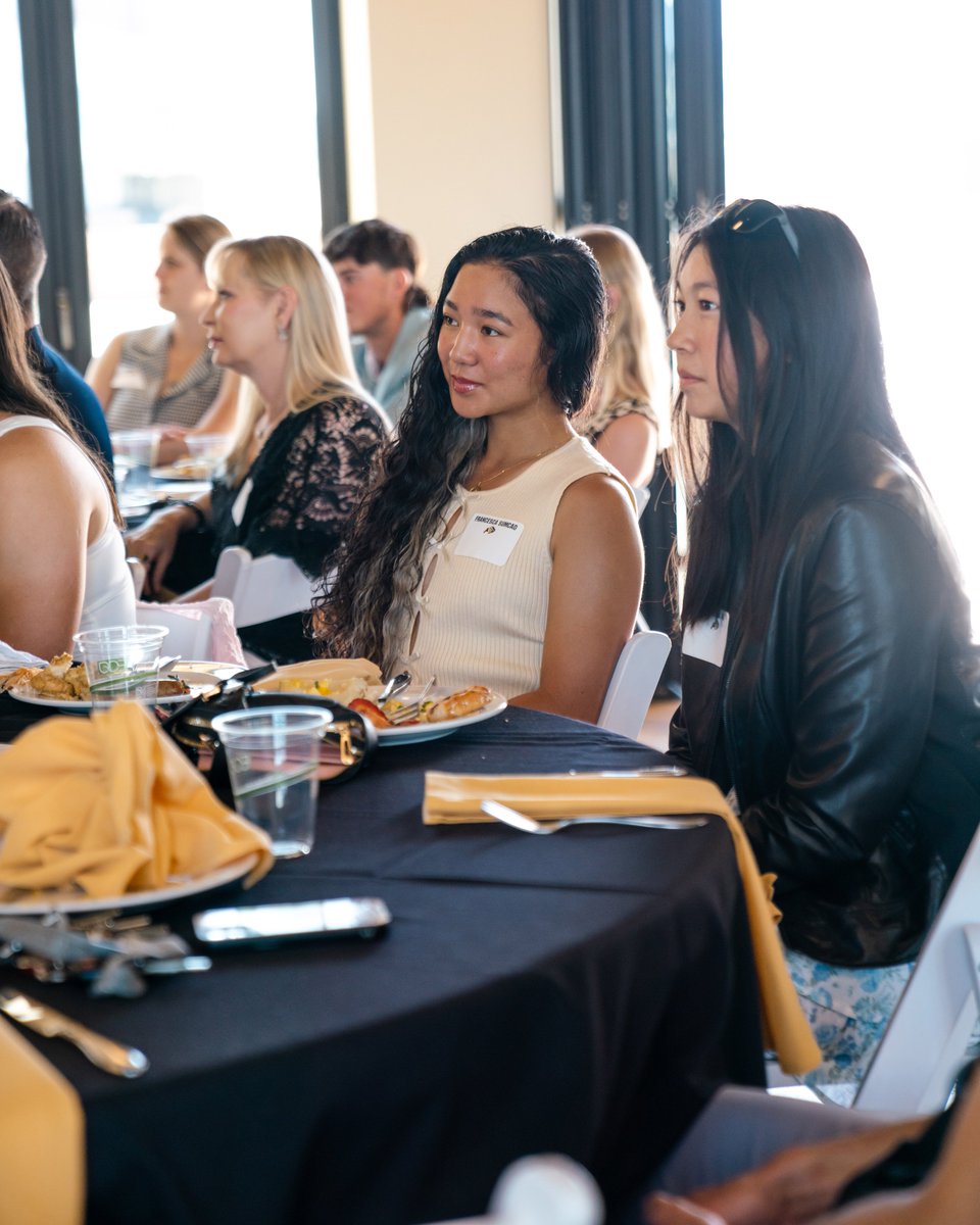 CUBuffsWGolf's tweet image. Putting a wrap on the 2024-25 season at the team banquet buffs.me/3YiN7VP