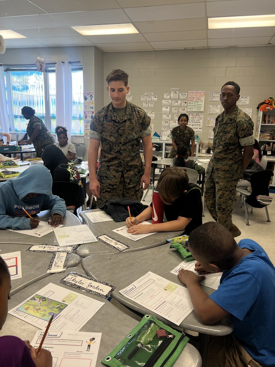 JAofAlabama's tweet image. A great day to be at @grantswoodcs! For the first time ever, Cadets from Shades Valley High School MCROTC program visited Grantswood to teach #JAinaDay to the 3rd grade classes.  TY, Mayor Stewart! We can't wait to be back next year &amp;amp; continue to grow this amazing partnership.