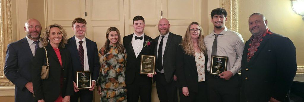 EdwardsvilleFootball (@tigerfootball_) on Twitter photo Congratulations to <a href="/j_weave89/">Jack Weaver</a> (Elite 11), <a href="/lakatos_clayton/">Clayton Lakatos</a> (Big Red 25), and Iose Epenesa (Big Red 25) on their recognition by <a href="/NFFNetwork/">National Football Foundation</a> for their work this past season.
Thank you to you and your parents for representing Tiger football!
#GoTigers Congratulations to <a href="/j_weave89/">Jack Weaver</a> (Elite 11), <a href="/lakatos_clayton/">Clayton Lakatos</a> (Big Red 25), and Iose Epenesa (Big Red 25) on their recognition by <a href="/NFFNetwork/">National Football Foundation</a> for their work this past season.
Thank you to you and your parents for representing Tiger football!
#GoTigers
