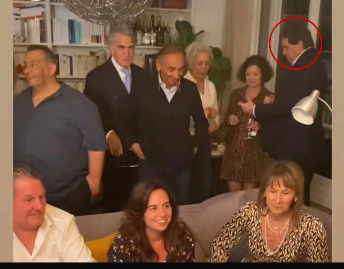 RemediumTimoris's tweet image. Mais… qu'apprends-je ? L'obscur maire et sénateur @ThierryMeignen qui m'a expulsé de chez moi et qui voulait me faire un procès parce que je l'avais dessiné dans la BD @TitiGnangnan était à l'anniv' de Sarah Knafo, avec Eric Zemmour et Elisabeth Lévy ? Je suis estomaqué (non) !