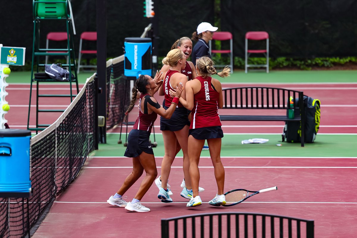 CofCTennis's tweet image. This team 💛

#TheCollege🌴🎾