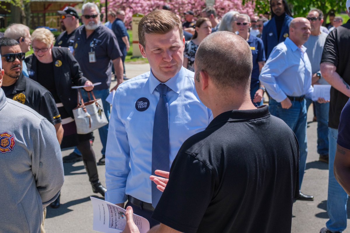 Comptroller Sean Scanlon (@ctcomptroller) on Twitter photo Everyone in Connecticut deserves a safe and healthy work environment.
I joined <a href="/ConnAFLCIO/">Connecticut AFL-CIO</a> to commemorate Workers Memorial Day and remember those who lost their lives on the job. Everyone in Connecticut deserves a safe and healthy work environment.
I joined <a href="/ConnAFLCIO/">Connecticut AFL-CIO</a> to commemorate Workers Memorial Day and remember those who lost their lives on the job.