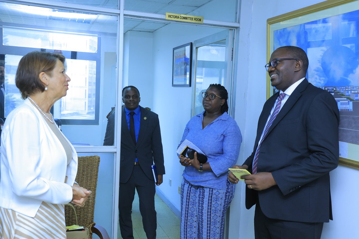 UgandaMFA's tweet photo. This afternoon, Amb. @SchranerBurgen1 of the @SwissMFA met PS @UgandaMFA @Tybisa. The two discussed her candidature for the post of @Refugees. She was accompanied by @SwissEmbassyKE Amb. Mirko Guilieti and Swiss Honorary Consul in Kampala Mr. Juan Zober De Francisco. https://t.co/YulPPUklRI