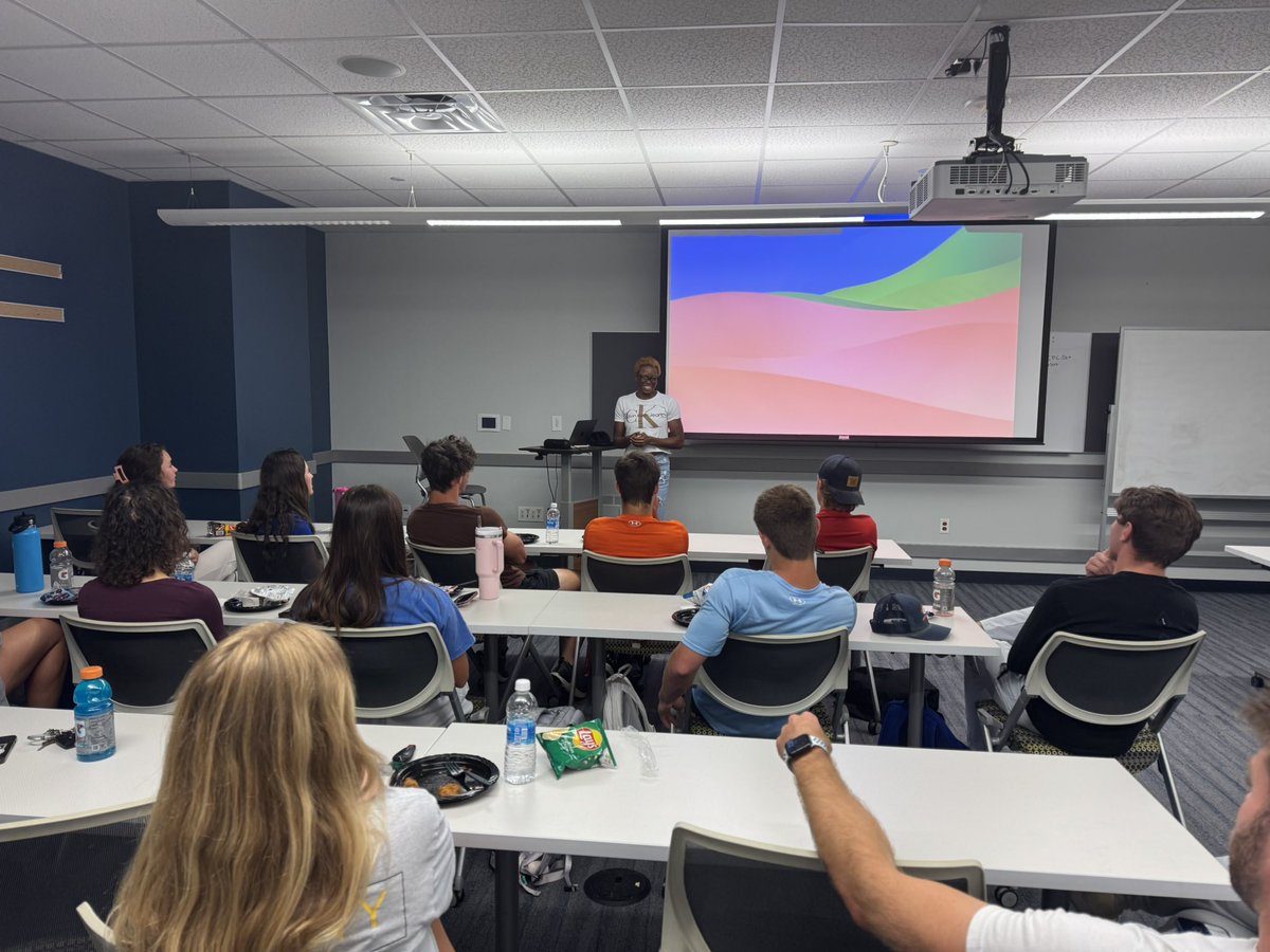 UTA_SA_Dev's tweet image. Today at noon, SAAC had the chance to hear from some of our amazing seniors as they shared their college experiences and advice!
We’re not done yet — Part 2 is happening TONIGHT at 7 PM in Gilstrap!
Come out and be inspired!
#BuckEm #SAAC #StudentAthletes #Leadership