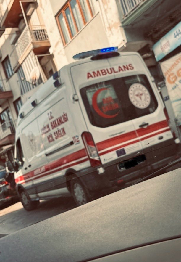 Ambulans gördüğümüzde yaşadığımız duyguları bilseniz 150 sayısından utanırdınız #attyeacilkontenjan