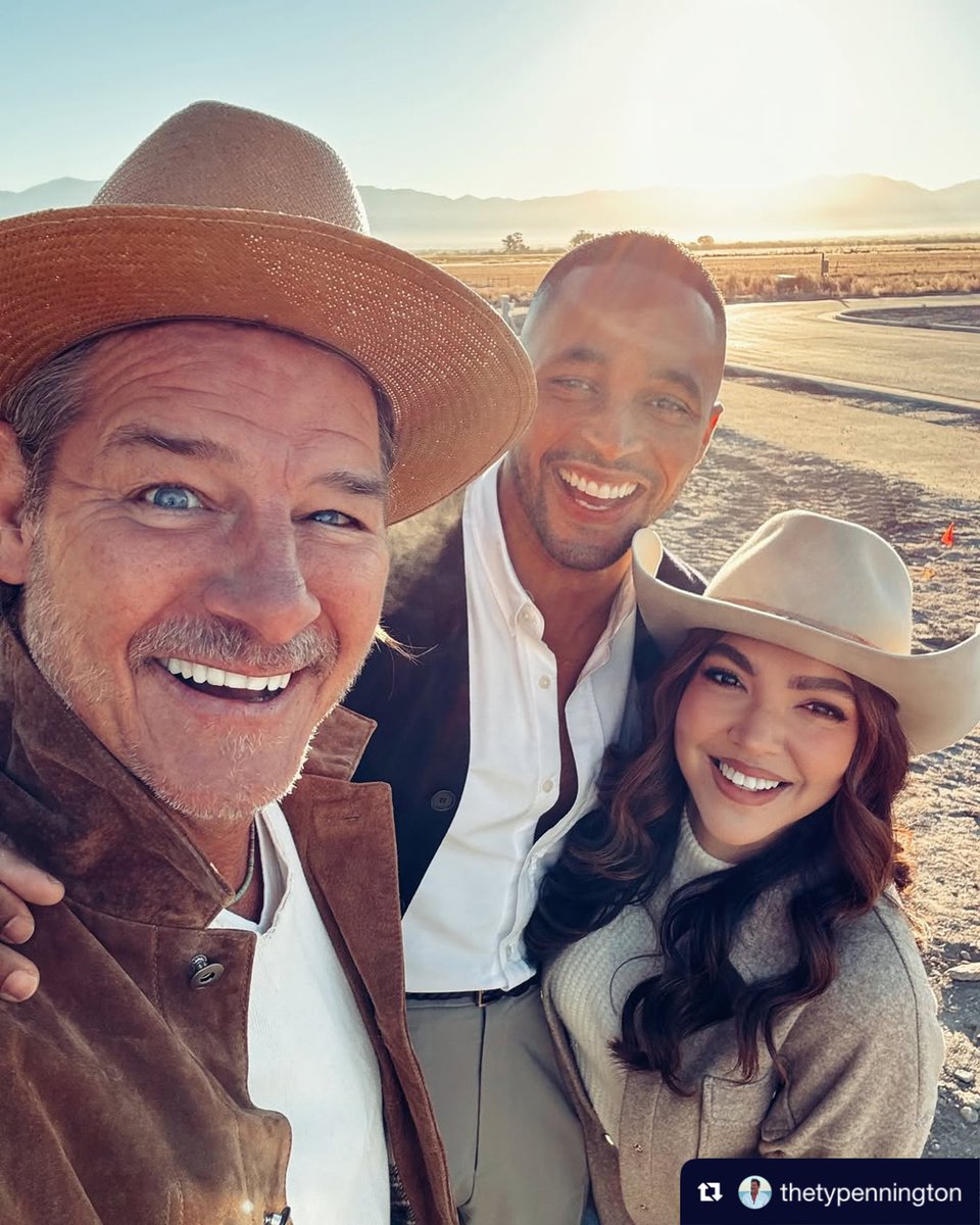 🌵TONIGH at 9|8 C on HGTV, it’s week three on Rock the Block, and the teams tackle their main suites and balconies! Check us out in all four houses! 

📸: @thetypennington 

#renovation #design #utah #designcompetition #rocktheblock #balconies #railings #regalideas