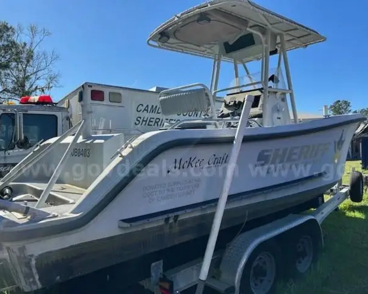 Don't miss out on these exciting auctions ending this week! 🌟

2008 Dodge Ram 3500: hubs.ly/Q03k308_0
2021 GMC Sierra 1500 SLE: hubs.ly/Q03k2Wqq0
Mckee Craft 24' Boat: hubs.ly/Q03k2_ly0