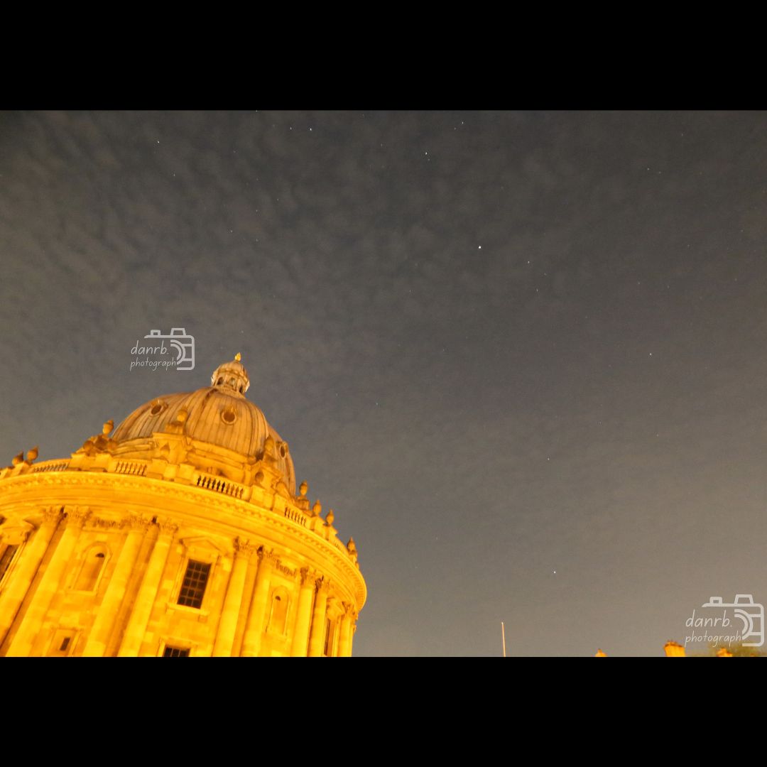 danrbphot0graph's tweet photo. Radcliffe Camera at Night!
#photo #photography #outdoors #oxford #oxforduniversity #oxfordstudent #radcliffe #radcliffecamera #night #stars #nightphotography #architecture #oldbuilding #bodleian #bodleianlibraries #listedbuildings #gothic #gothicarchitecture https://t.co/y1DhZAwmDR