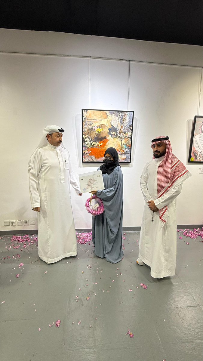 <a href="/Aaalsmaeil/">عبدالعزيز السماعيل</a> <a href="/faisalkhudaidi/">فيصل خالد الخديدي</a> <a href="/TheSASCA/">جمعية الثقافة والفنون</a> <a href="/k_albaz/">خالد الباز</a>