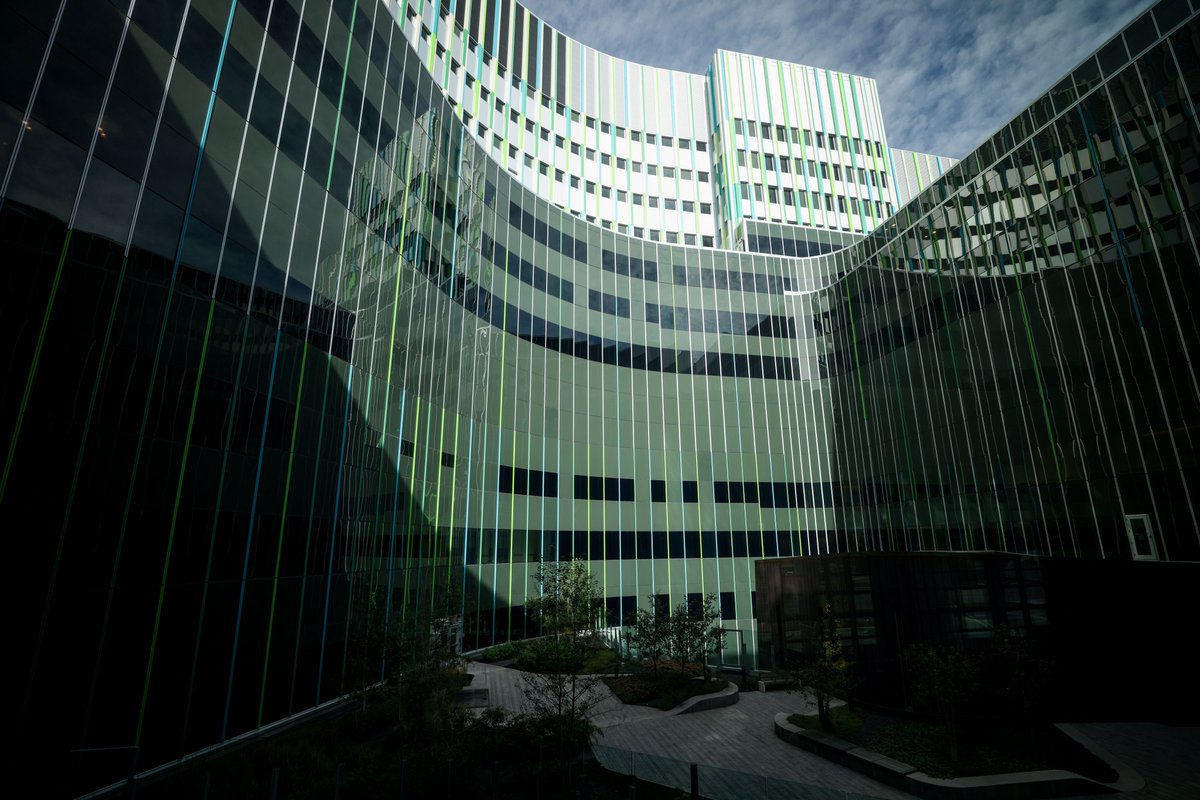 calgaryeconomic's tweet photo. Six months after opening, the Arthur J.E. Child Comprehensive Cancer Centre is already changing lives — and the future of cancer care. Read more from the @calgaryherald ➤ https://t.co/CwiZTfD4BT 

#BlueSkyCity #LimitlessTogether https://t.co/2QpMl5lo6z