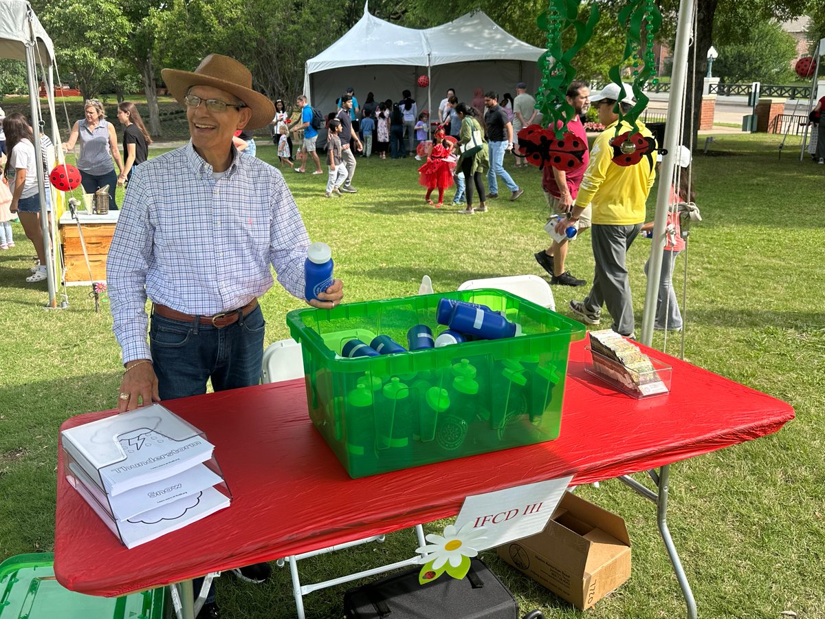 Thank you to everyone who stopped by to see us and took home some wildflower seeds, reusable water bottles and coloring pages at EarthFest this past weekend! And thanks to VRA for throwing such a great event!

#valleyranch