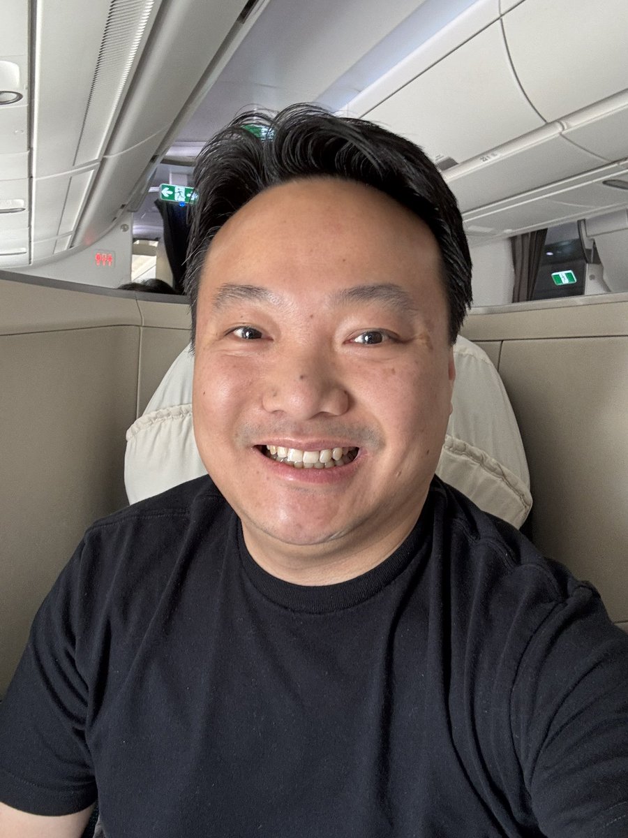 herbloong's tweet photo. Better late than never! 🤣 Arrived in #Chicago for @AACR #AACR25 after 14 hours flight ✈️ and looking forward to the #ClinicalTrials #Minisymposium tomorrow. https://t.co/tB5gk0LQm5