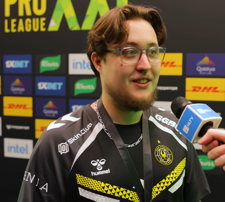 malekCSGO's tweet photo. un peu ouvrir un petit talk/debat ?

2025 faut que zywoo prenne un trophée, une récompense dans le gaming en general, faut que ca dépasse CS, c'est du delire les performances qu'il realise

je peux pas croire que ce mec ne casse pas toutes les frontières https://t.co/ccpN8KdQNf