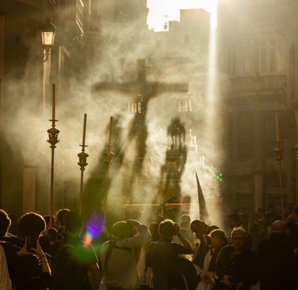Ego Sum Lux Mundi.

Yo Soy la Luz del Mundo.