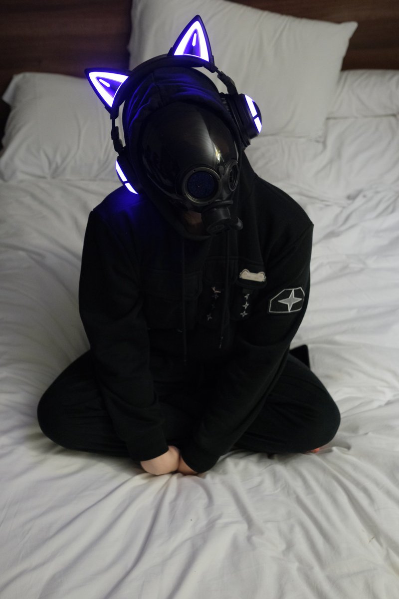 Safe to say I think the drone life beckons me... 

Thank you <a href="/Kohaku_Kig/">Kohaku</a> for bringing me into the hives embrace~

#drone